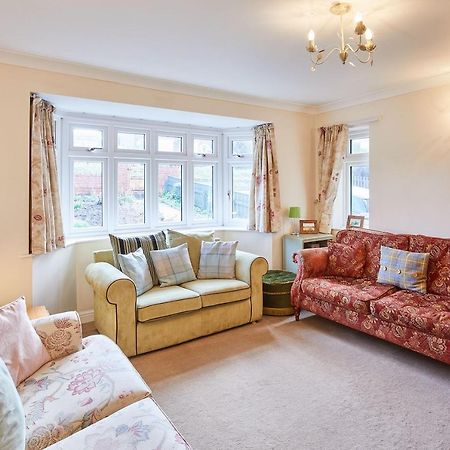 Host & Stay - Coach Cottage Brotton Dış mekan fotoğraf